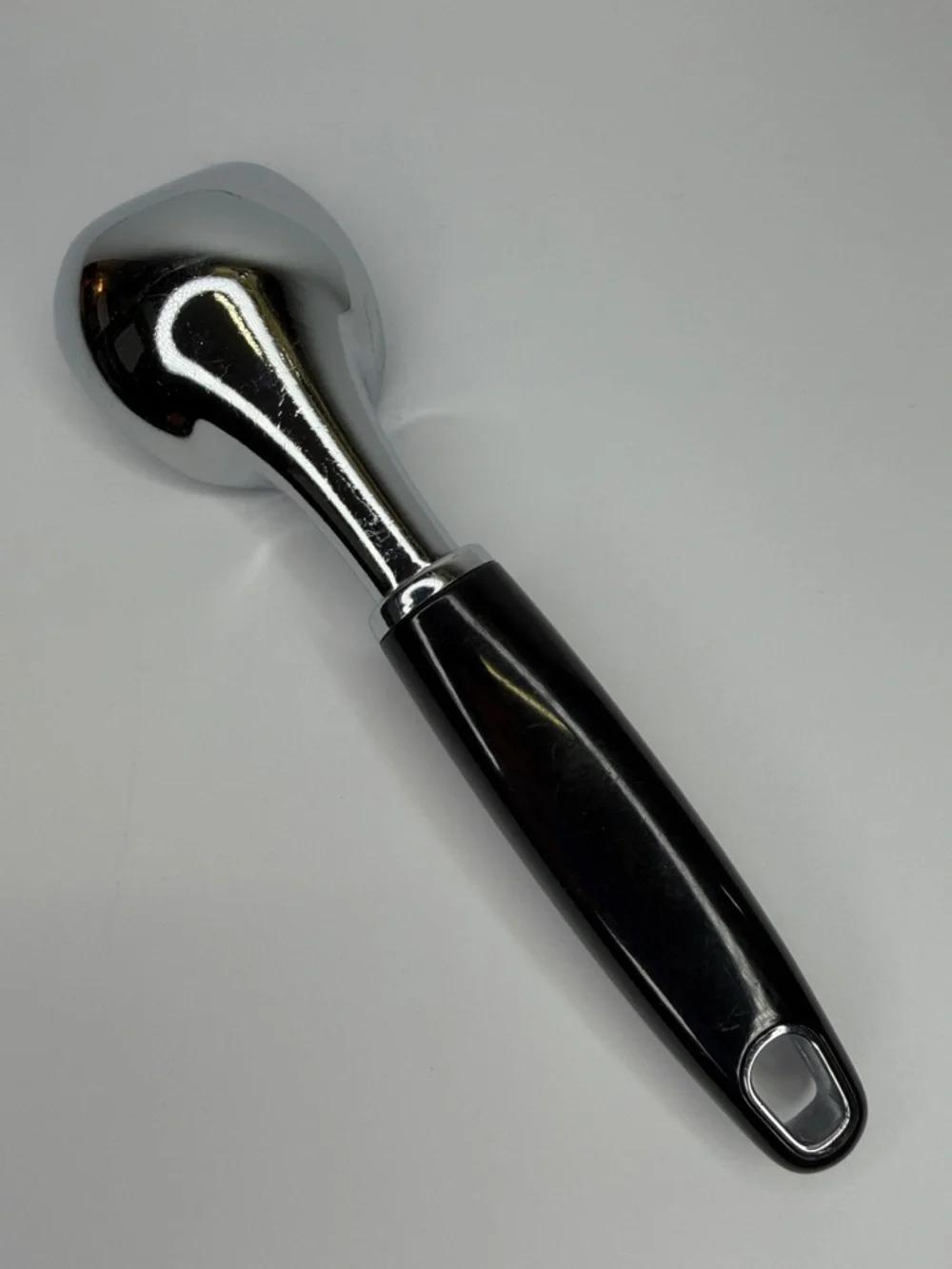 Farberware Black and Silver Diamond-Pattern Ice Cream Scoop